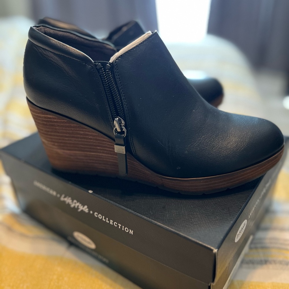 Dr. Scholl’s Black Wedge Boots